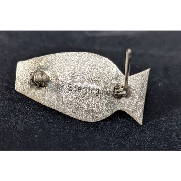 Sterling Silver small Pin/BroochSleeping Beauty bezel set stone - Picture 6 of 7